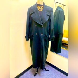 Jonathan Michael “Vintage” Gorgeous 100% Cashmere overcoat. Soft & lightweight